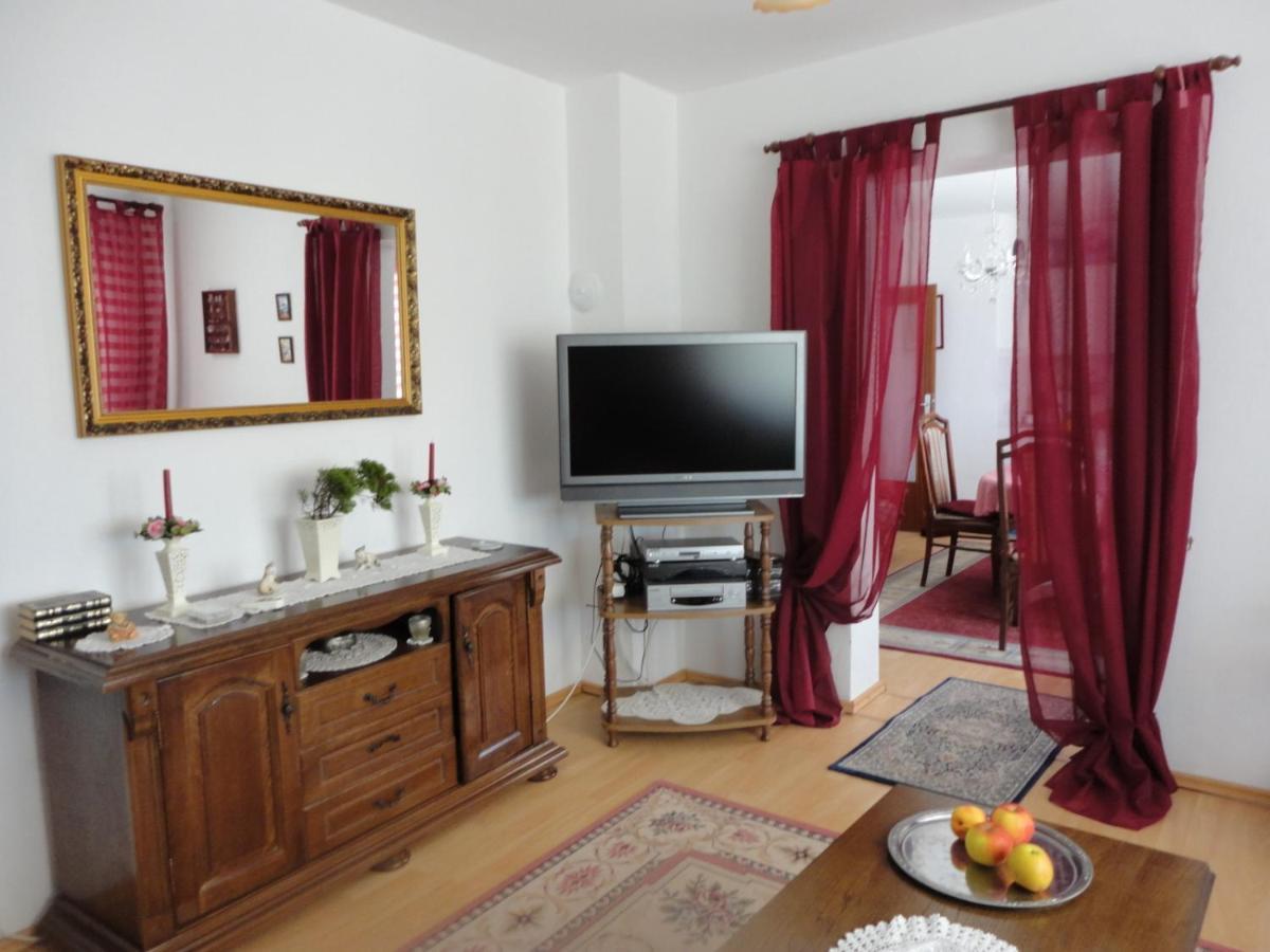 Wisteria Hotel Tivat Exterior photo