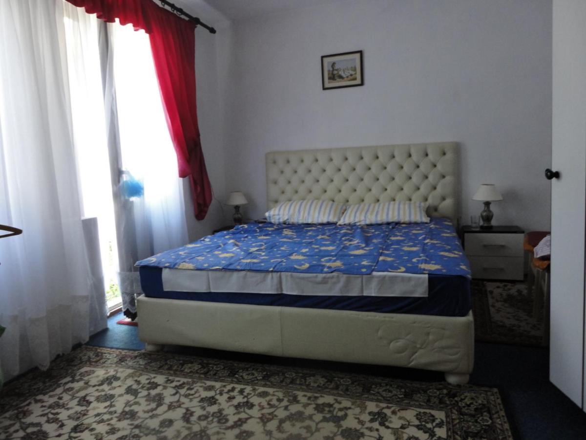 Wisteria Hotel Tivat Exterior photo