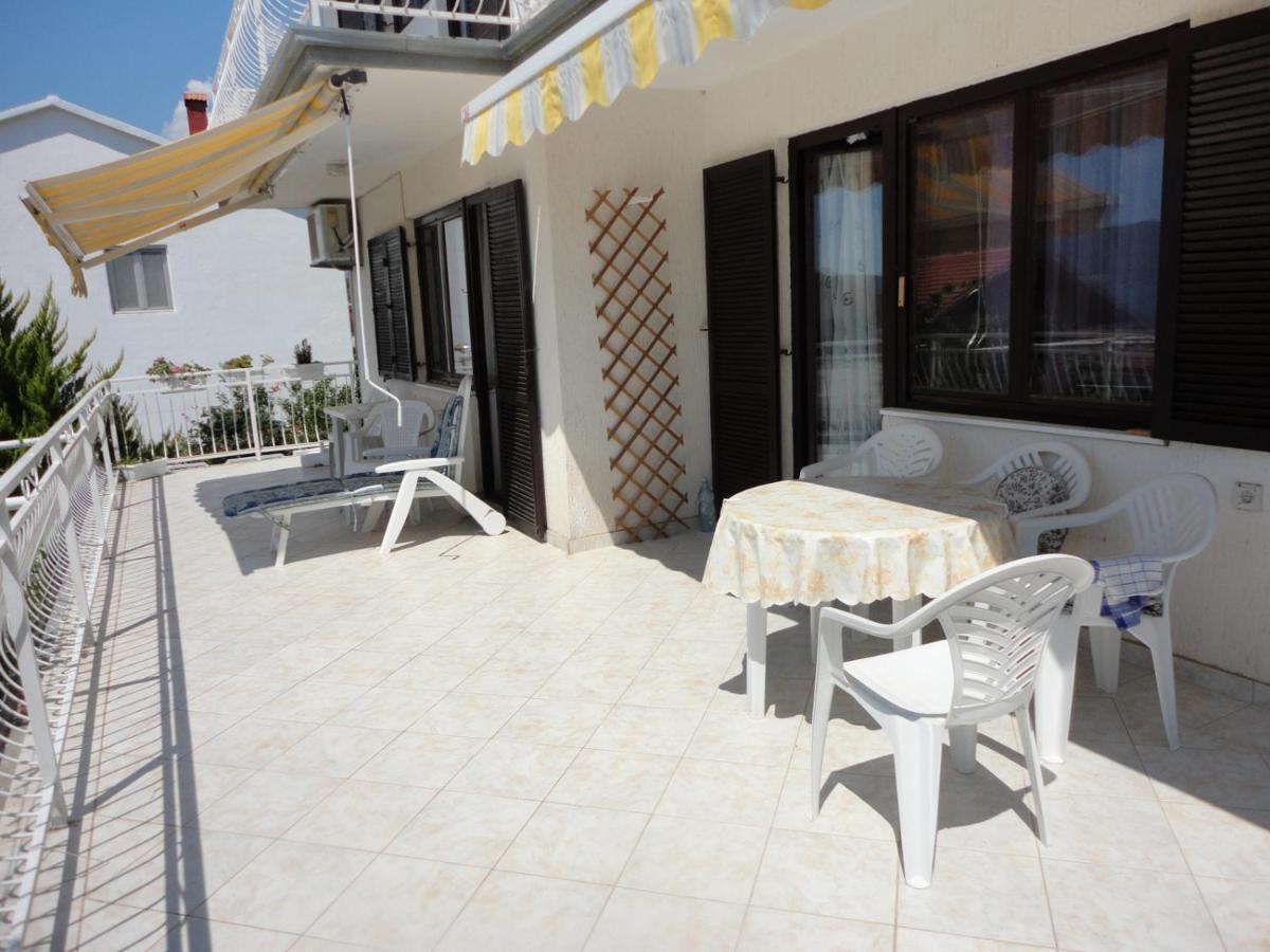 Wisteria Hotel Tivat Exterior photo