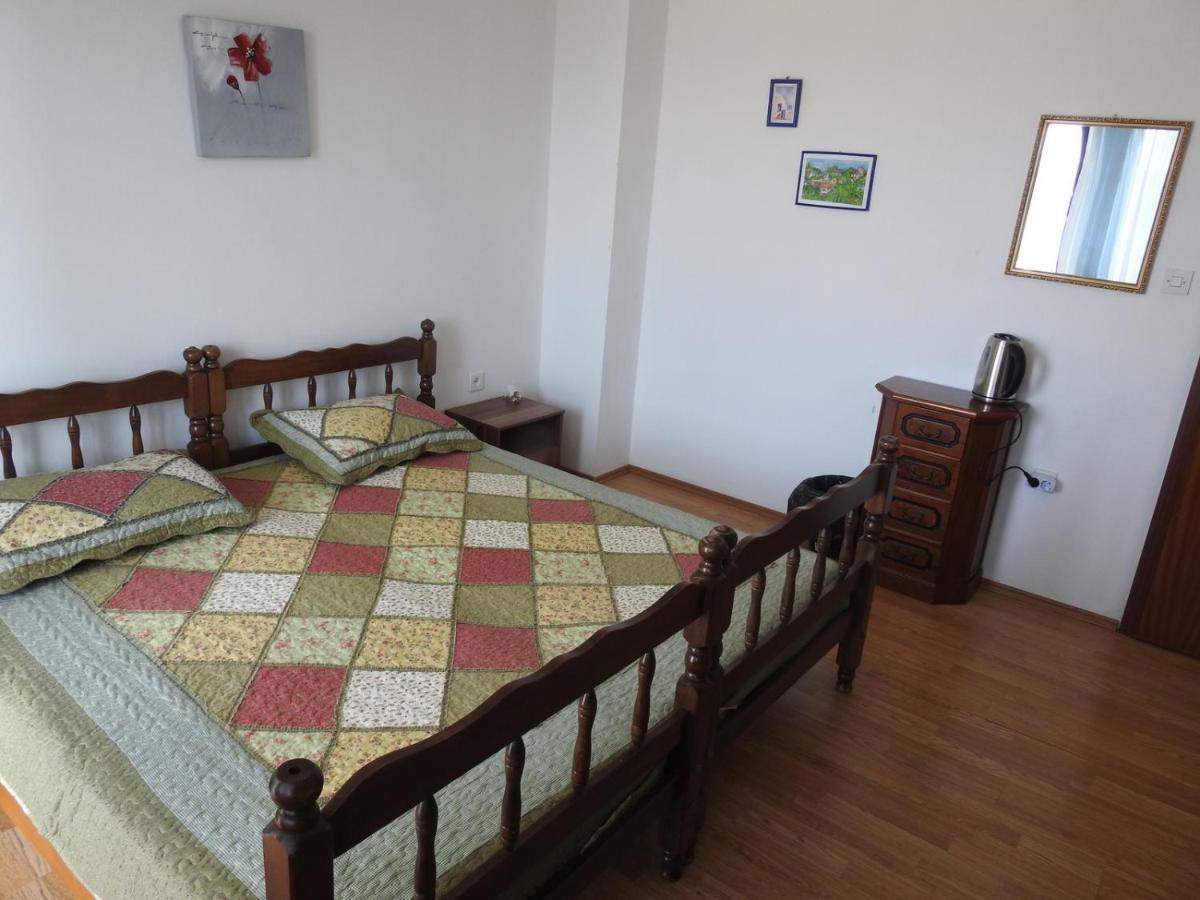 Wisteria Hotel Tivat Exterior photo