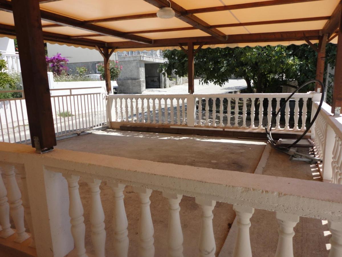 Wisteria Hotel Tivat Exterior photo