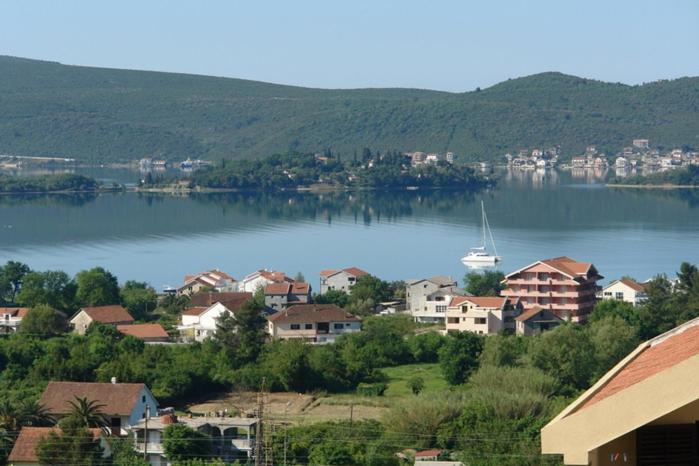 Wisteria Hotel Tivat Exterior photo