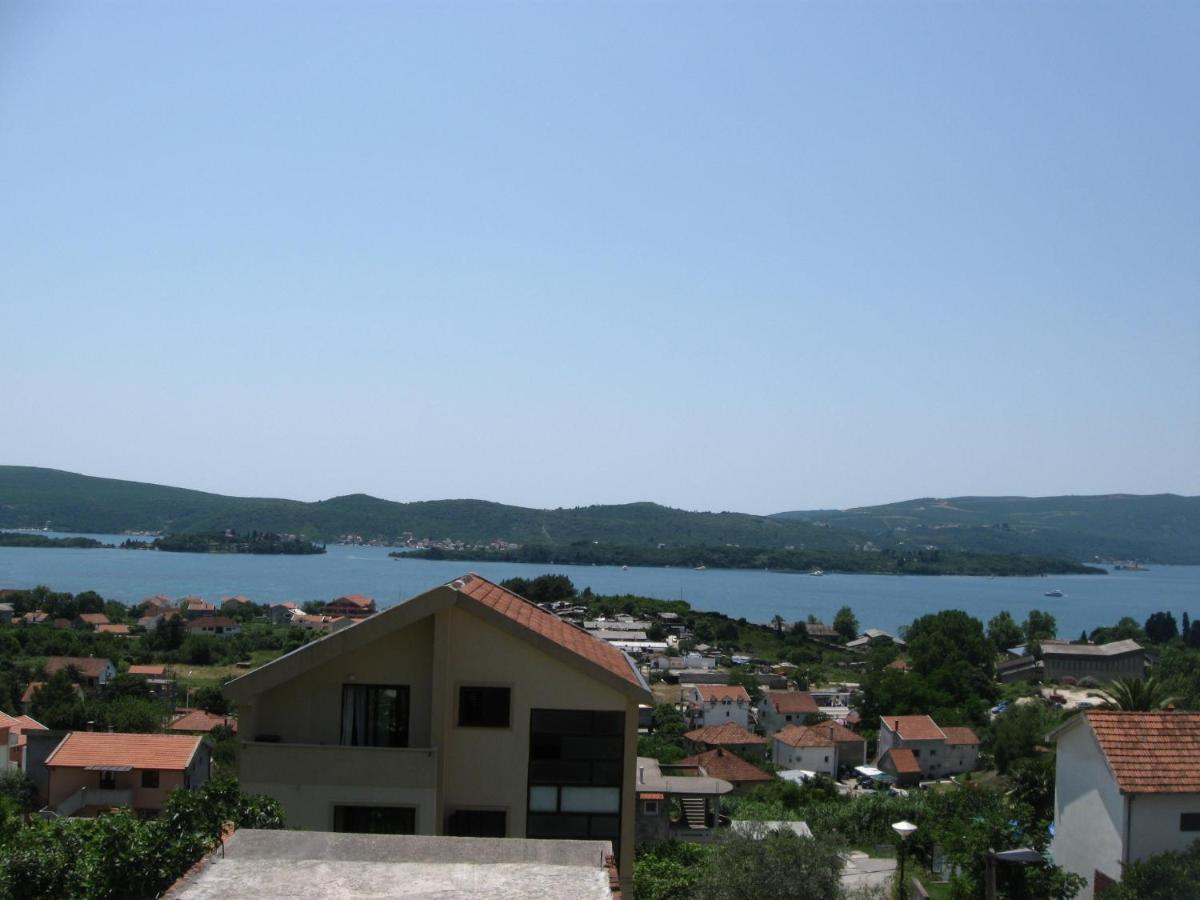 Wisteria Hotel Tivat Exterior photo