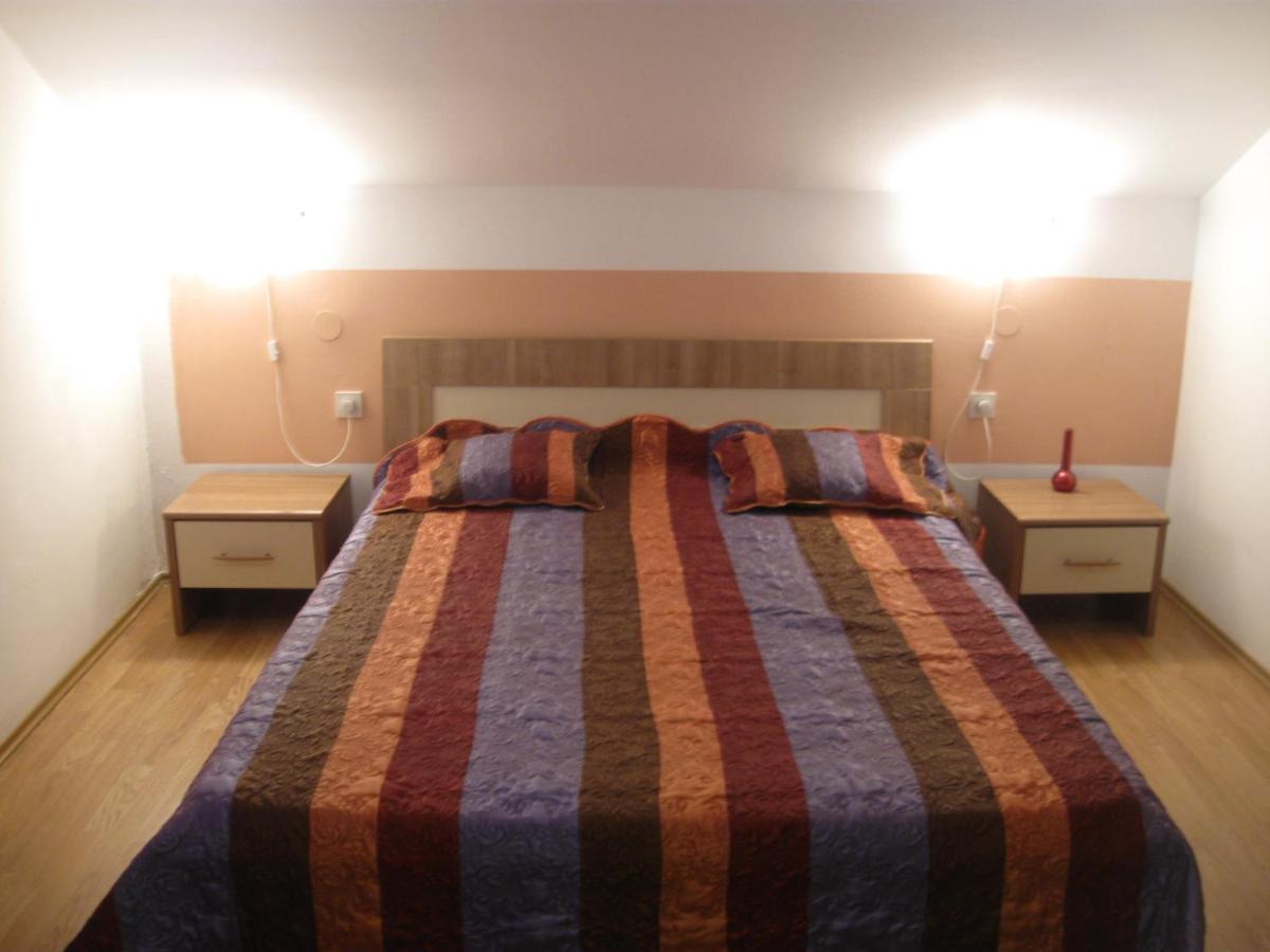 Wisteria Hotel Tivat Exterior photo