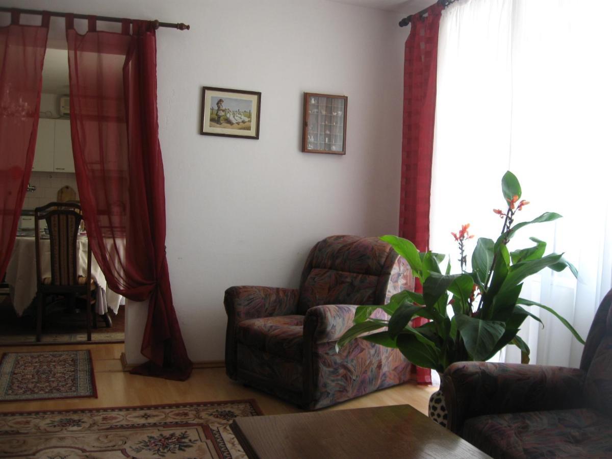 Wisteria Hotel Tivat Exterior photo