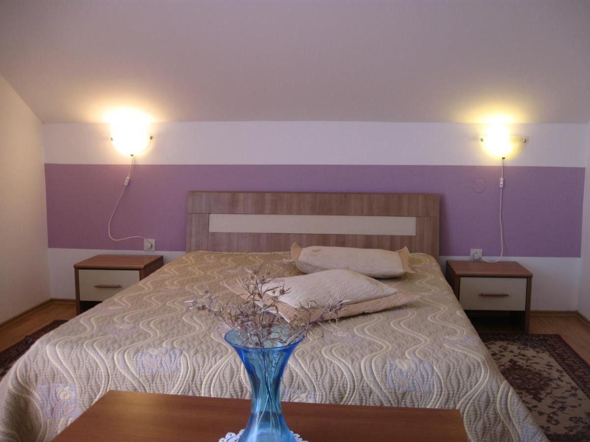 Wisteria Hotel Tivat Exterior photo