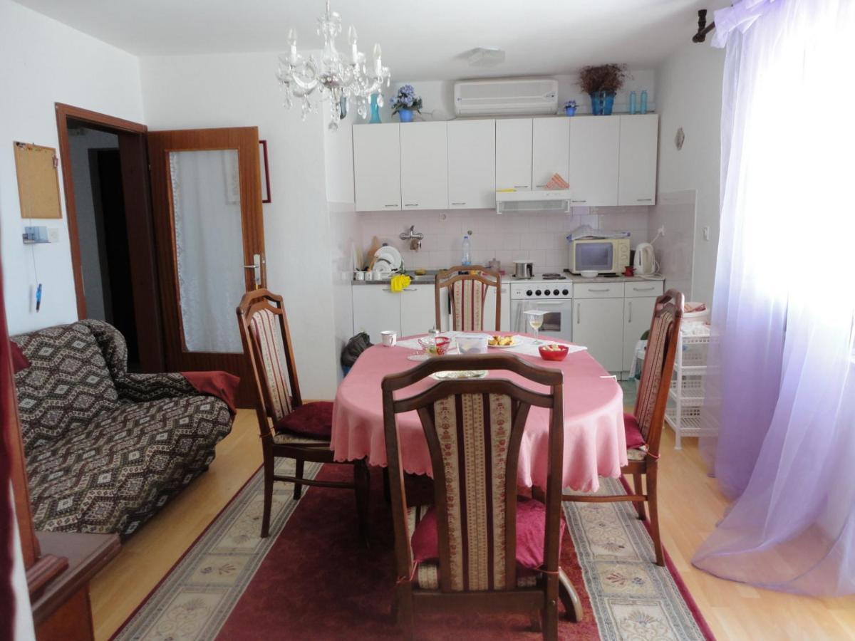 Wisteria Hotel Tivat Exterior photo