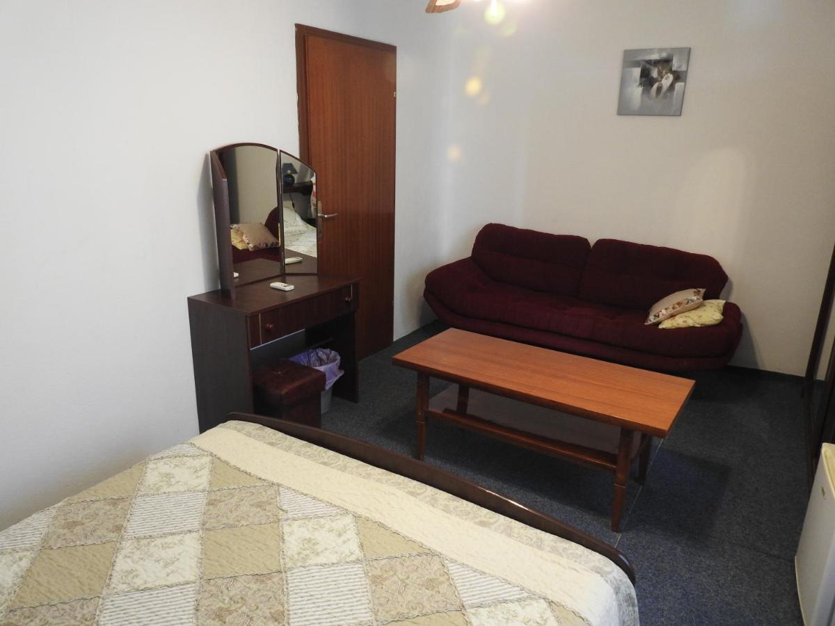 Wisteria Hotel Tivat Exterior photo