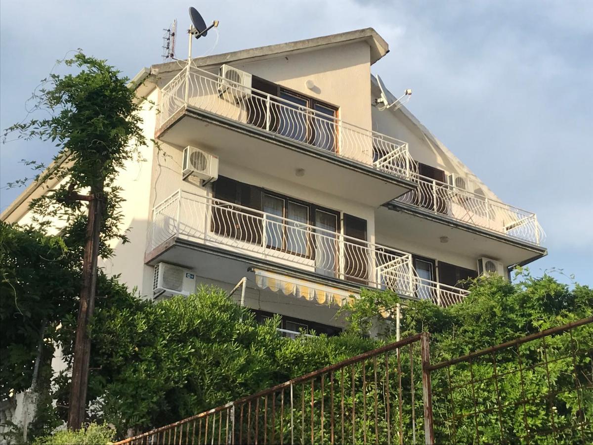 Wisteria Hotel Tivat Exterior photo