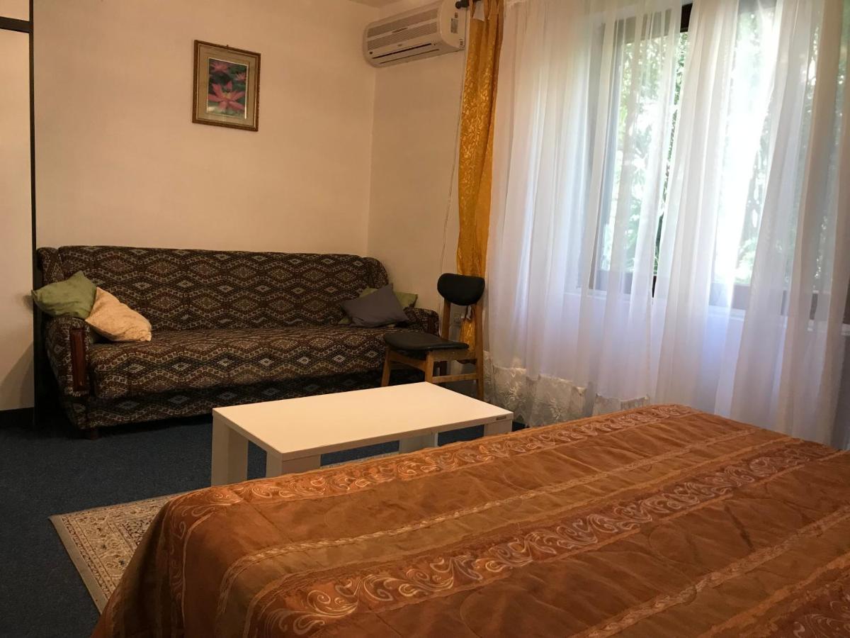Wisteria Hotel Tivat Exterior photo